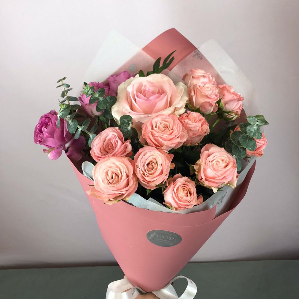 Букет цветов из: Розы